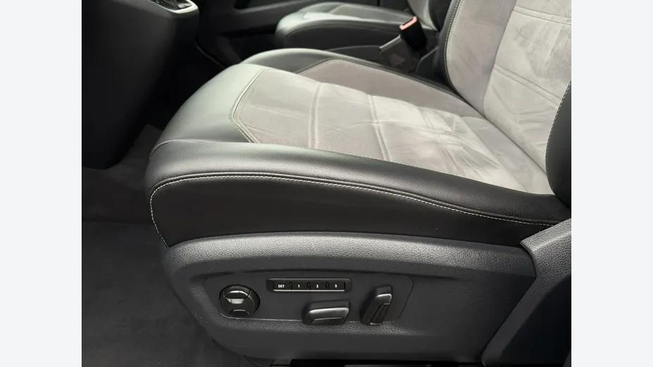 VOLKSWAGEN Multivan -