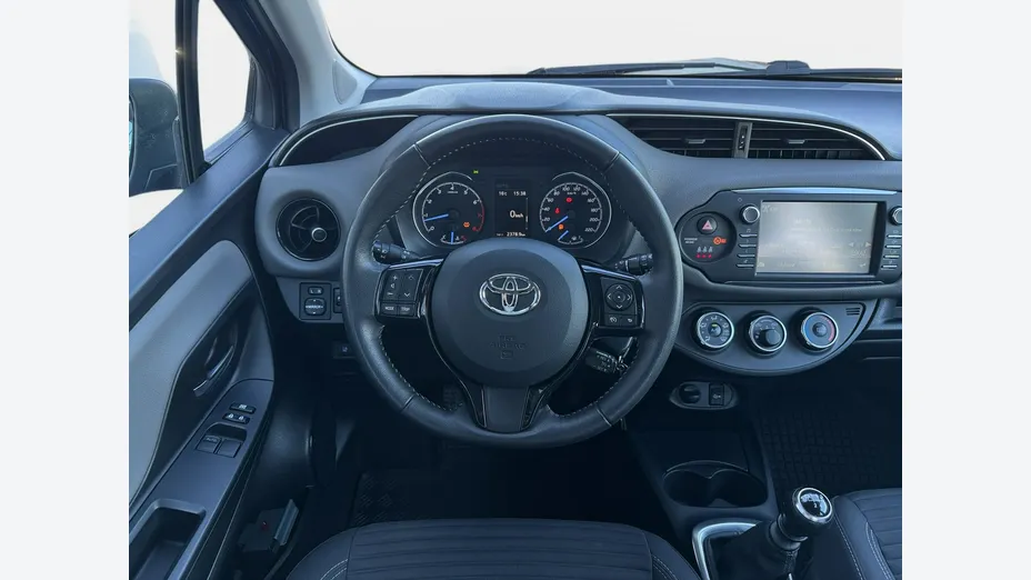 TOYOTA Yaris -