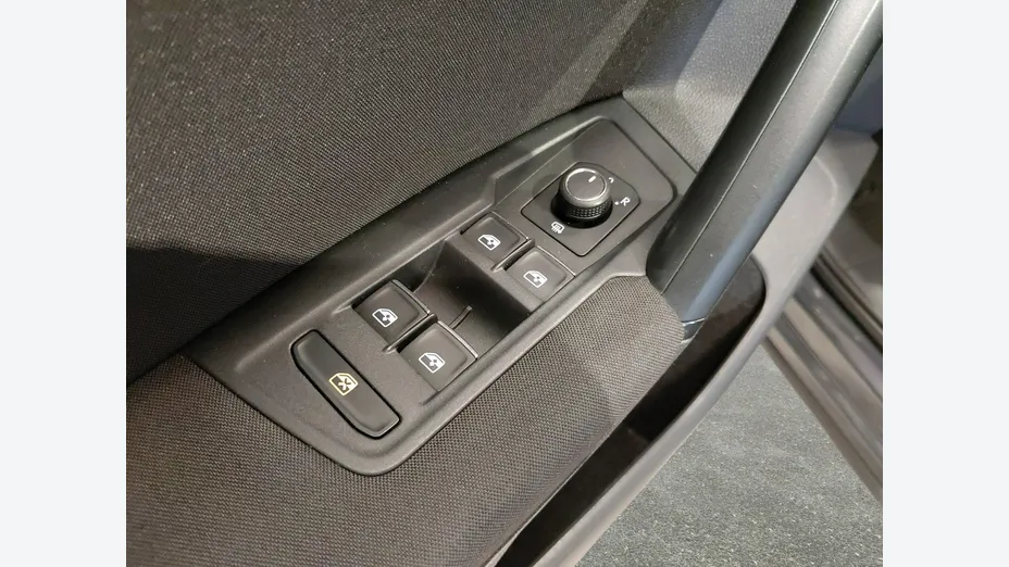 VOLKSWAGEN Tiguan -