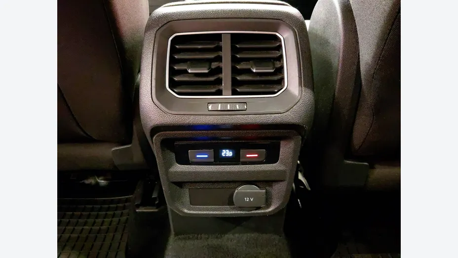 VOLKSWAGEN Tiguan -