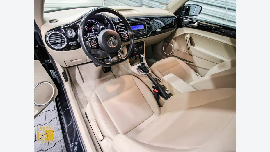 VOLKSWAGEN Beetle -