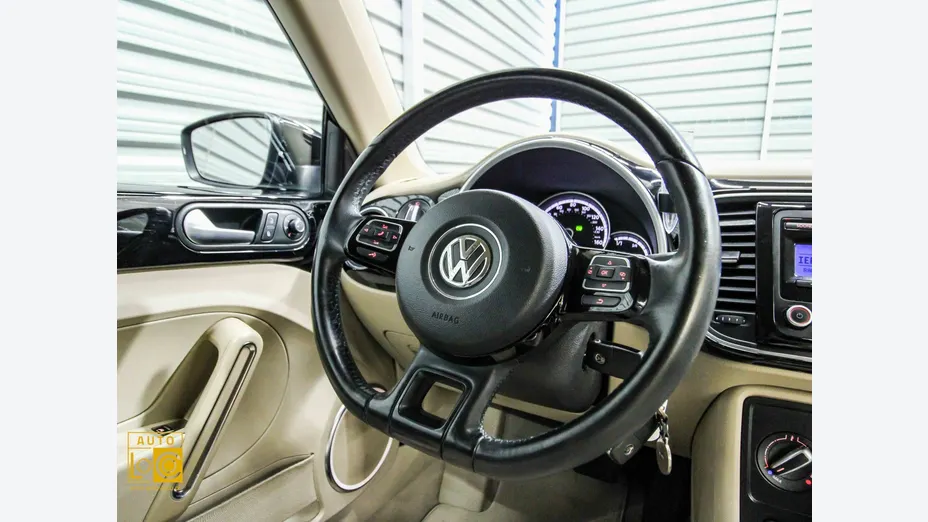VOLKSWAGEN Beetle -