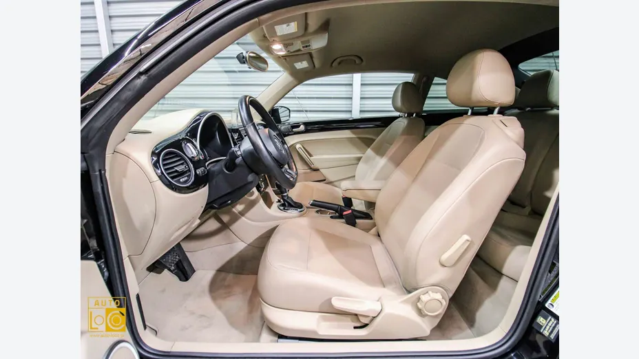 VOLKSWAGEN Beetle -