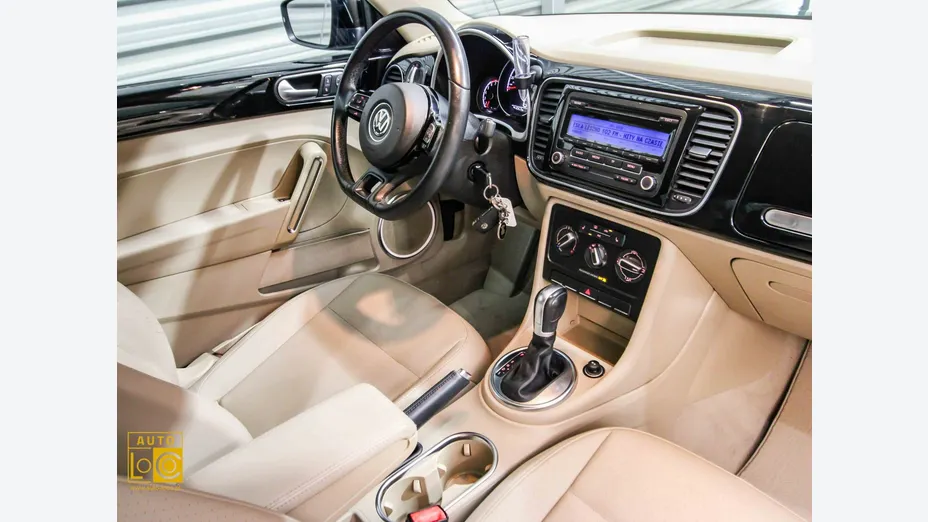 VOLKSWAGEN Beetle -