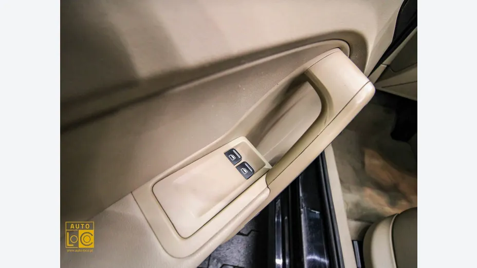 VOLKSWAGEN Beetle -