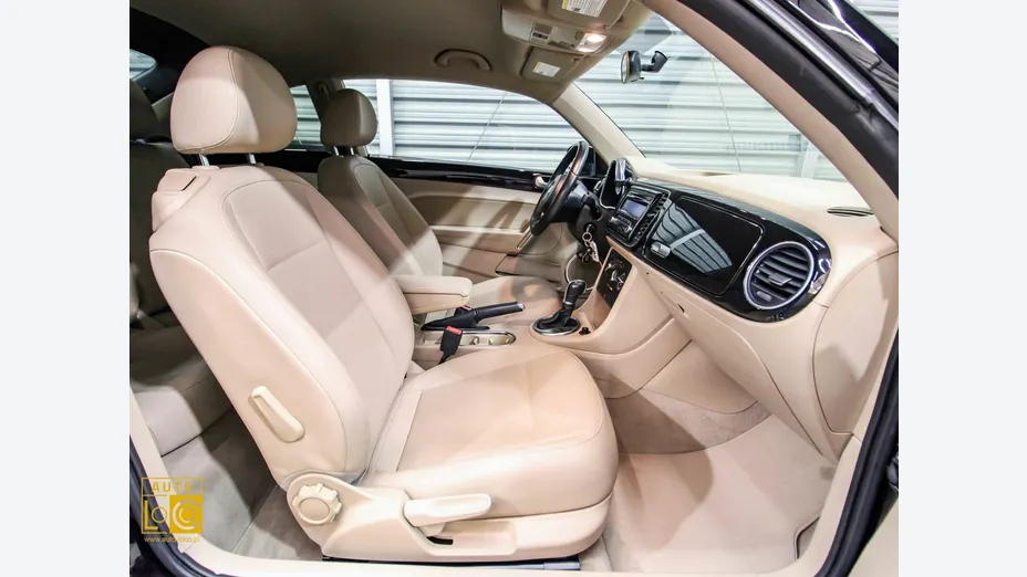 VOLKSWAGEN Beetle -