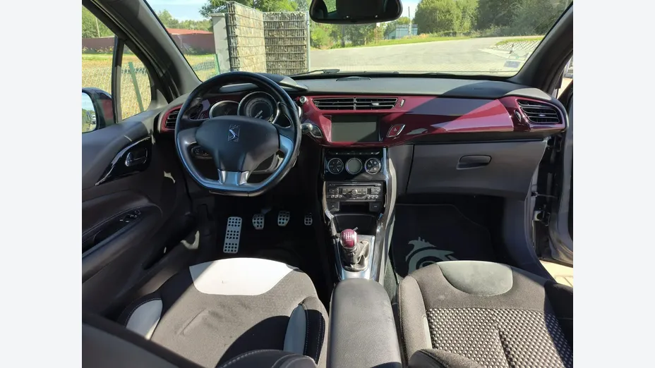 CITROEN DS3 -