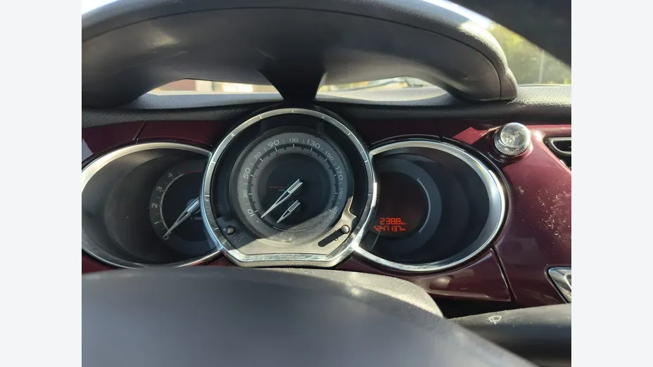 CITROEN DS3 -