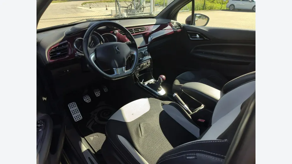 CITROEN DS3 -