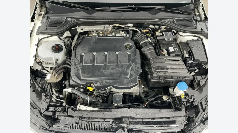VOLKSWAGEN Golf -