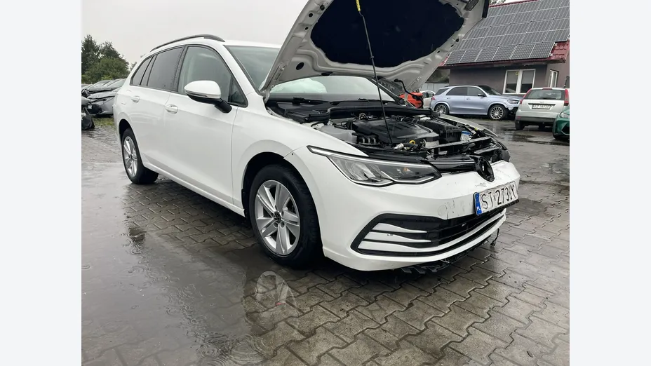 VOLKSWAGEN Golf -