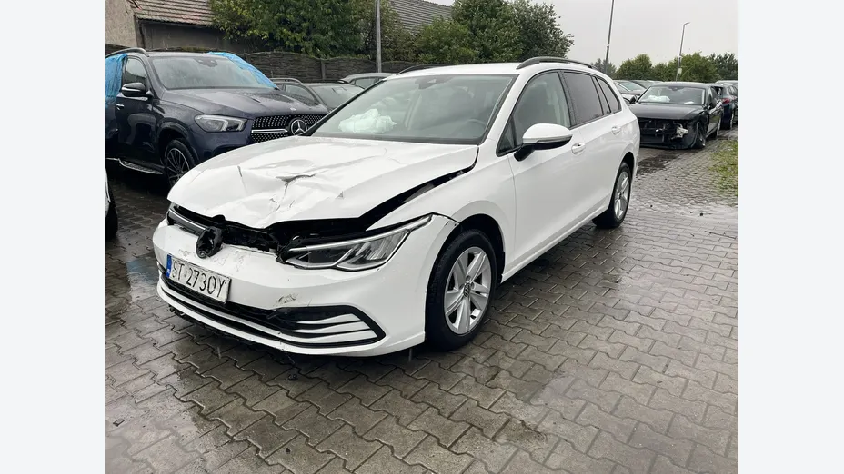 VOLKSWAGEN Golf -