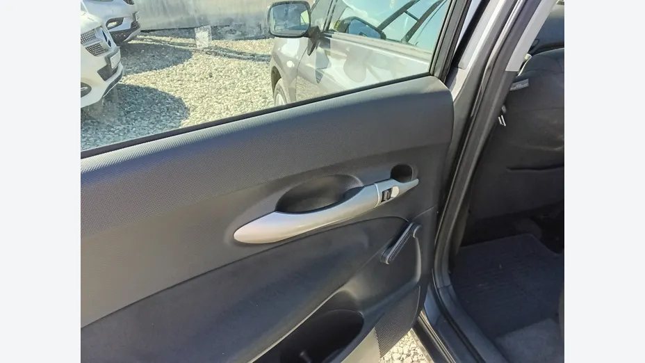 TOYOTA Auris -