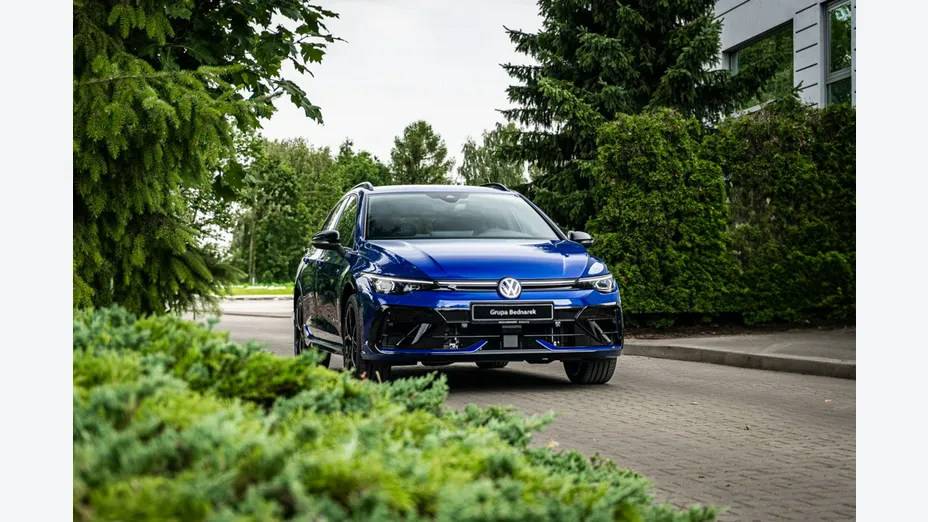 VOLKSWAGEN Golf -