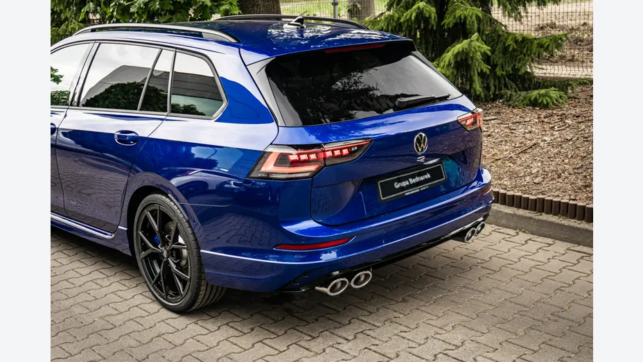 VOLKSWAGEN Golf -