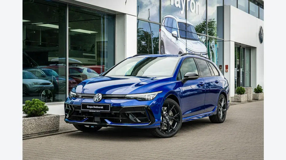 VOLKSWAGEN Golf -