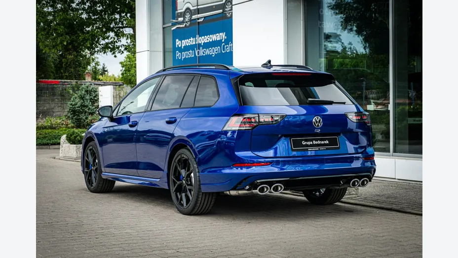 VOLKSWAGEN Golf -