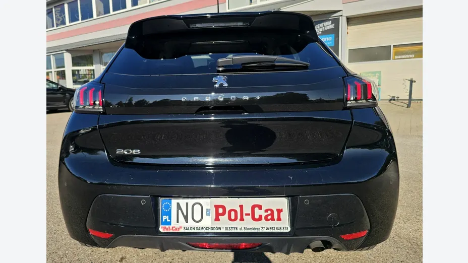 PEUGEOT 208 -