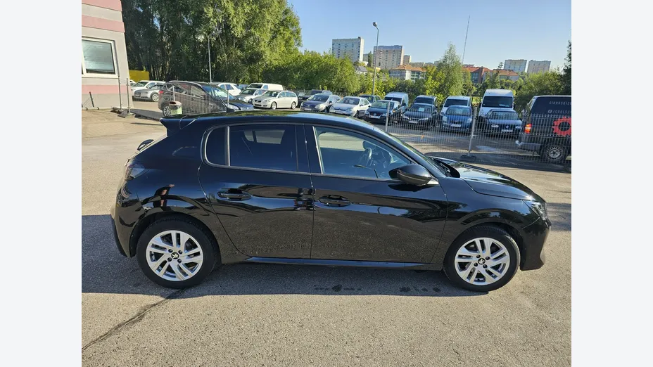 PEUGEOT 208 -