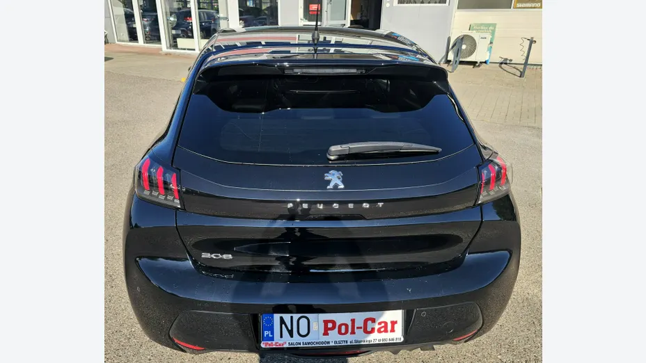 PEUGEOT 208 -
