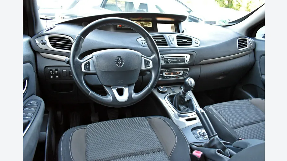 RENAULT Scenic -