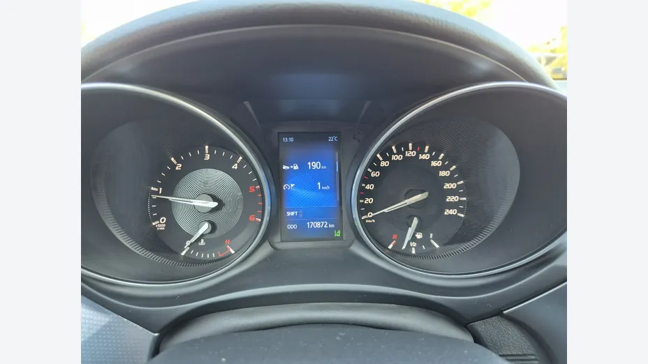 TOYOTA Avensis -