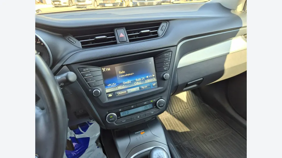 TOYOTA Avensis -