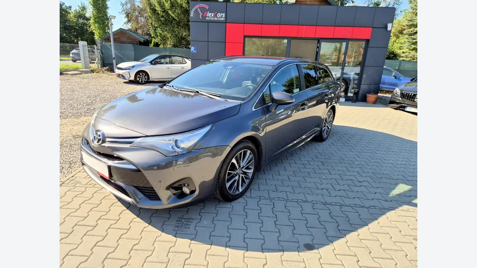 TOYOTA Avensis -