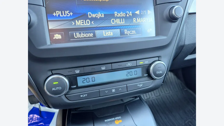 TOYOTA Avensis -