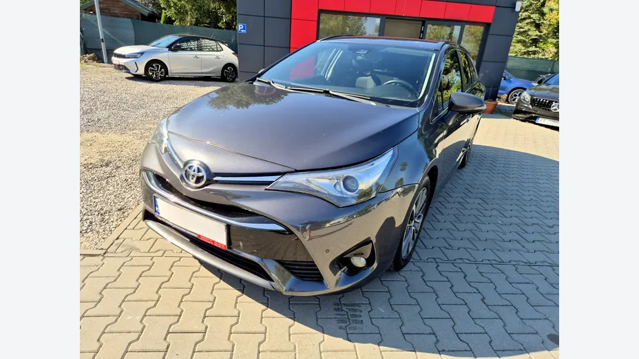 TOYOTA Avensis -