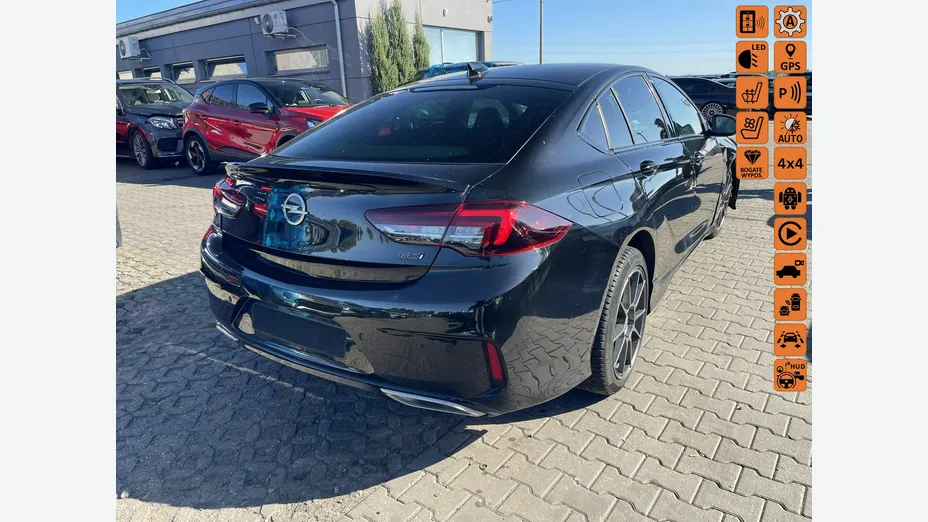 OPEL Insignia -