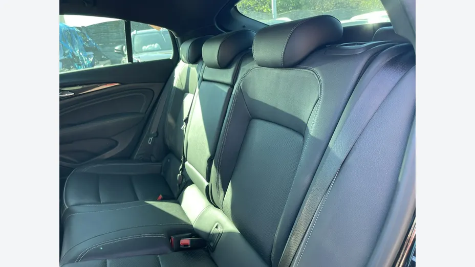 OPEL Insignia -