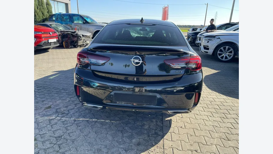 OPEL Insignia -