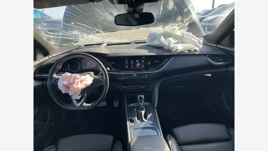 OPEL Insignia -