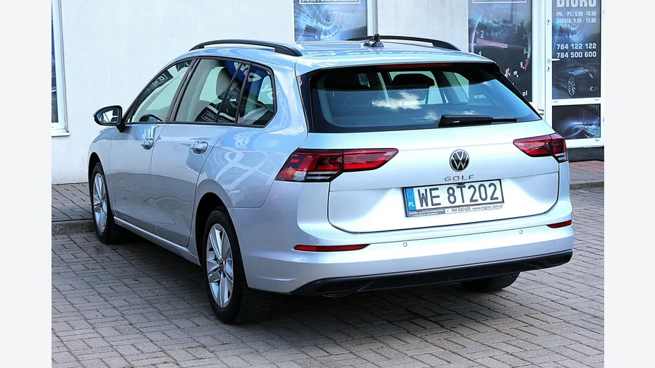 VOLKSWAGEN Golf -