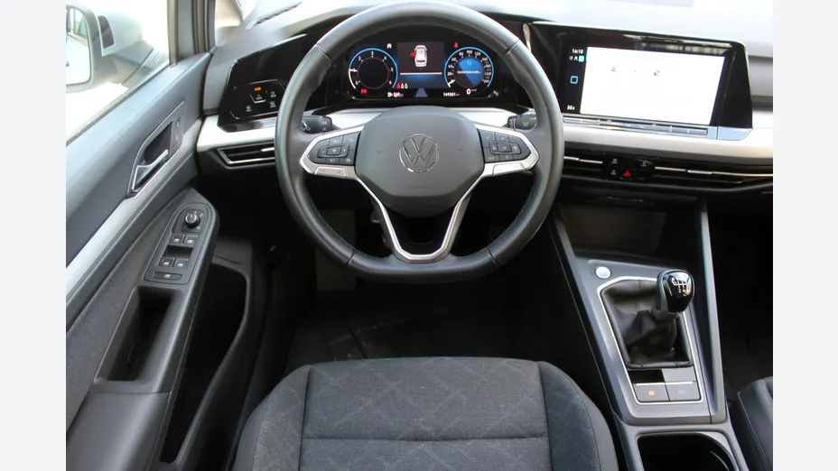 VOLKSWAGEN Golf -