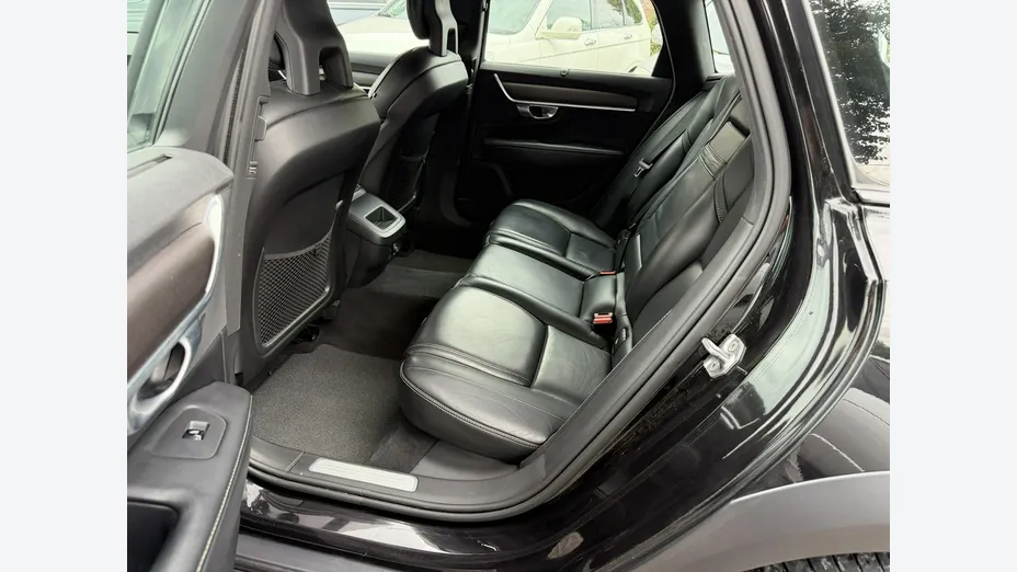 VOLVO V90 -
