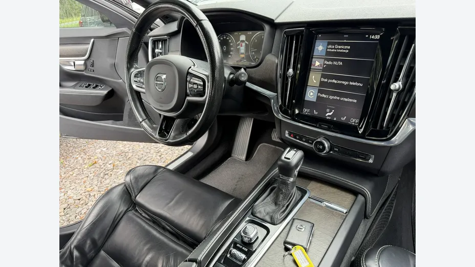 VOLVO V90 -