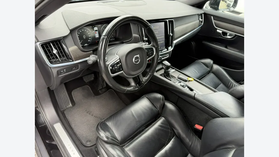 VOLVO V90 -