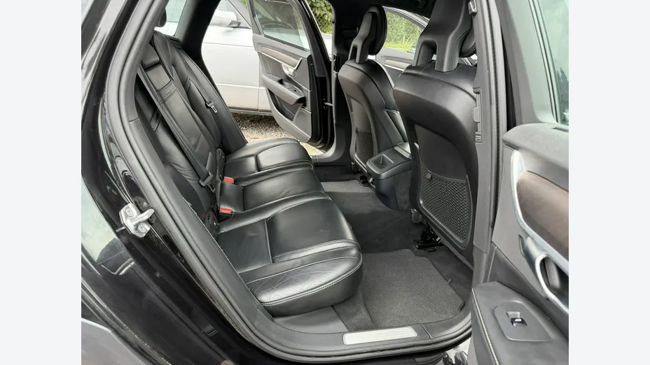 VOLVO V90 -