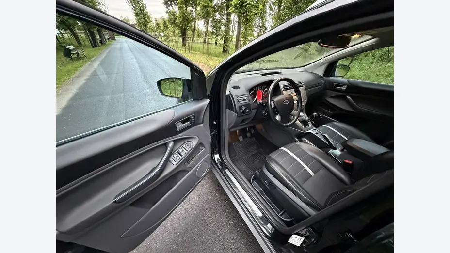 FORD Kuga -