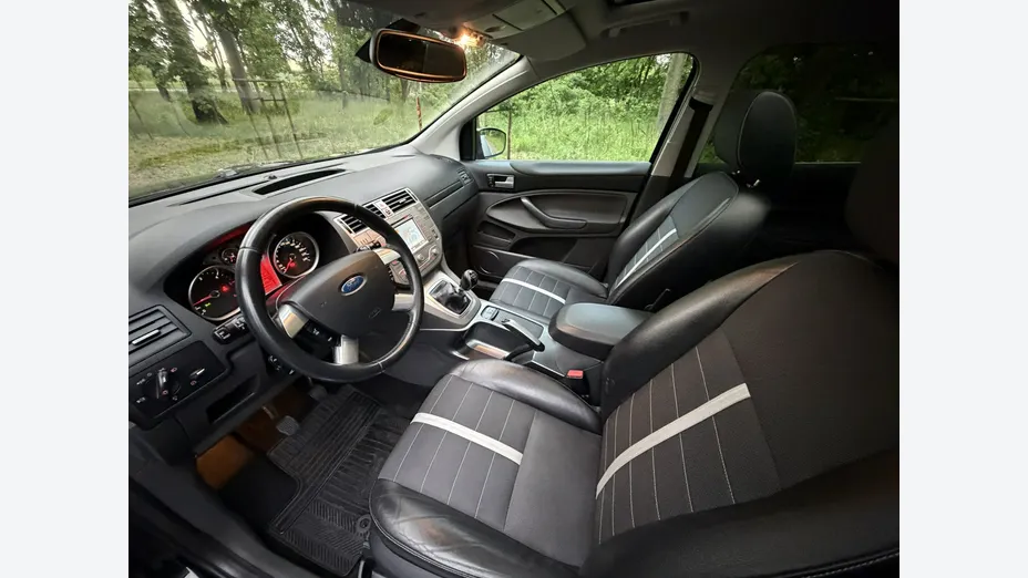 FORD Kuga -