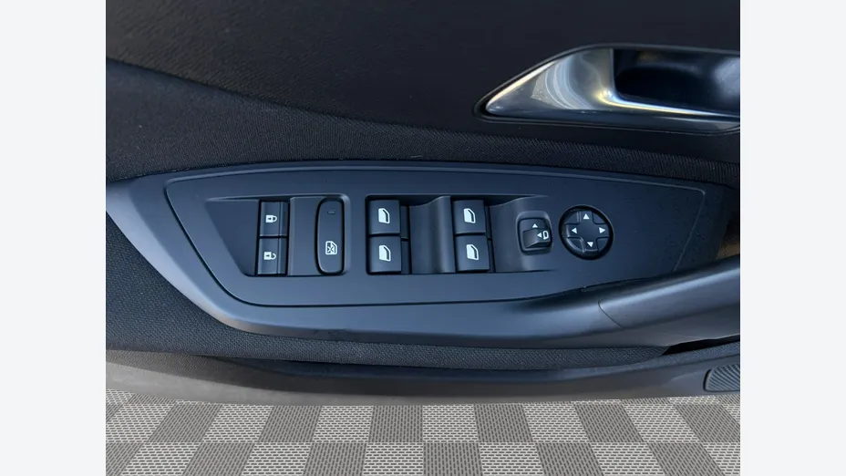PEUGEOT 308 -
