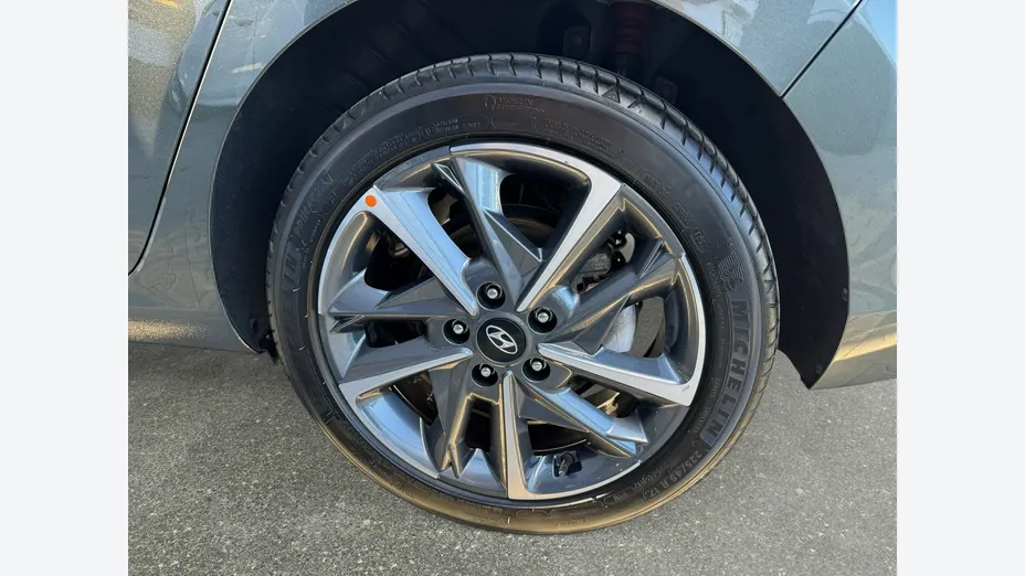 HYUNDAI i30 -