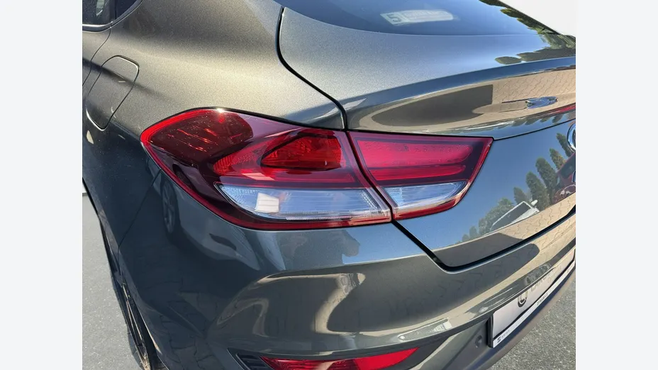 HYUNDAI i30 -