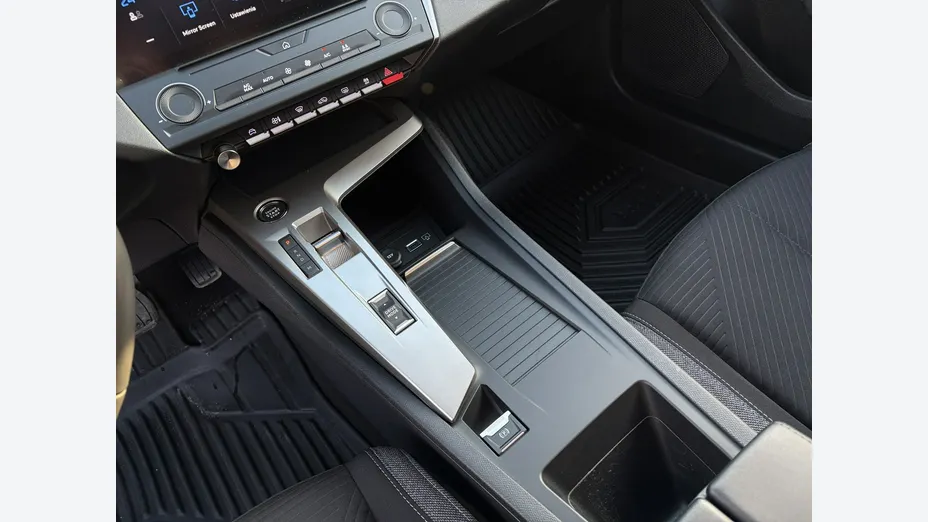 PEUGEOT 308 -