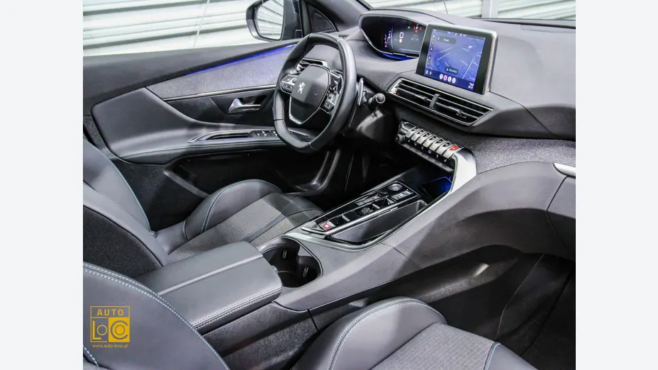PEUGEOT 5008 -