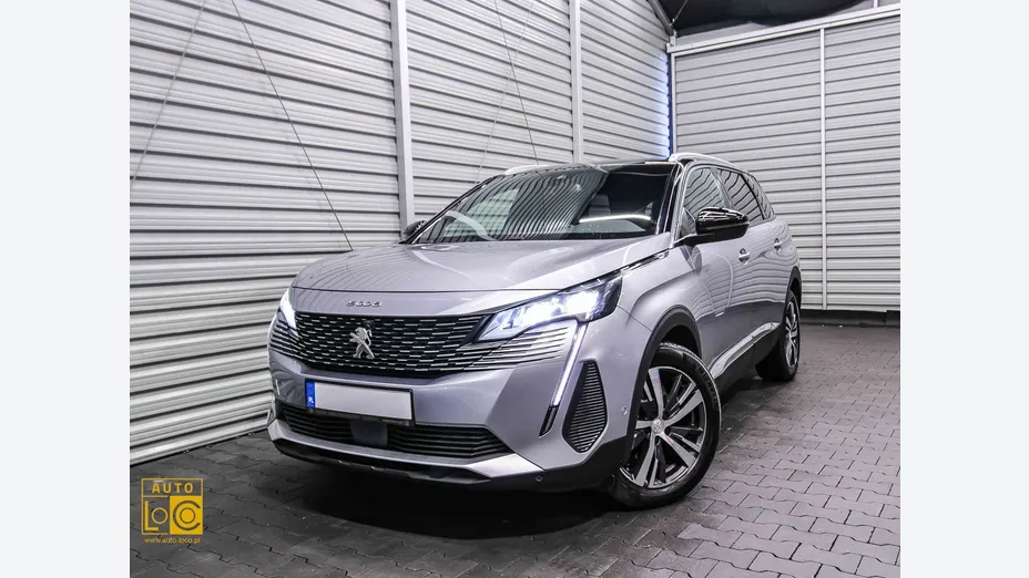 PEUGEOT 5008 -