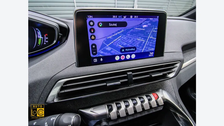 PEUGEOT 5008 -