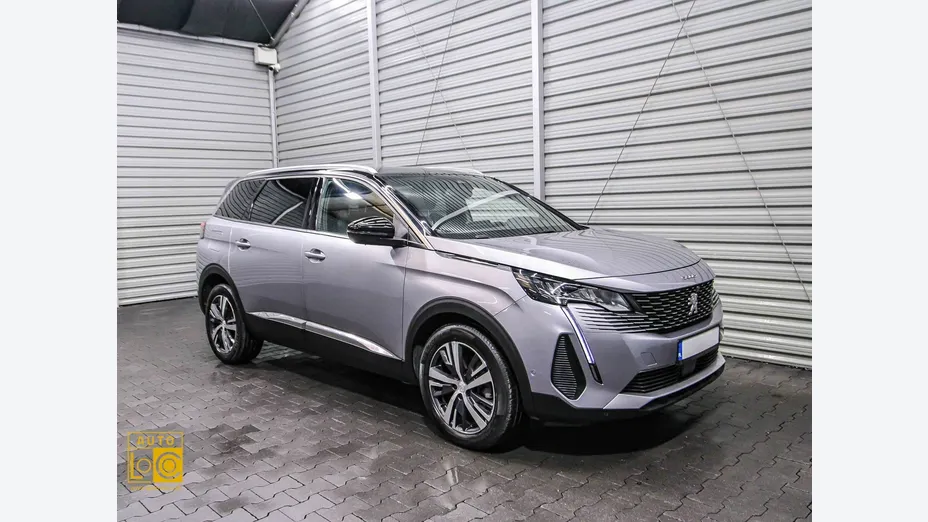 PEUGEOT 5008 -